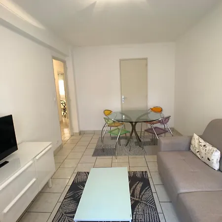 General Ferrie Apartment